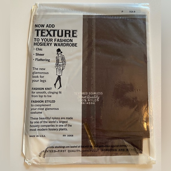 Vintage textured stockings - Picture 2 of 3